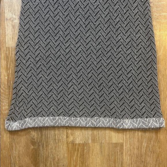 Amour Vert Herringbone Mini Sweater Dress Black Cream Small Like New 3/4 Sleeve - Picture 4 of 11